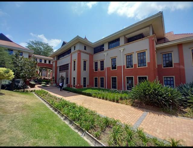 105M² OFFICE TO LET IN BRYANSTON